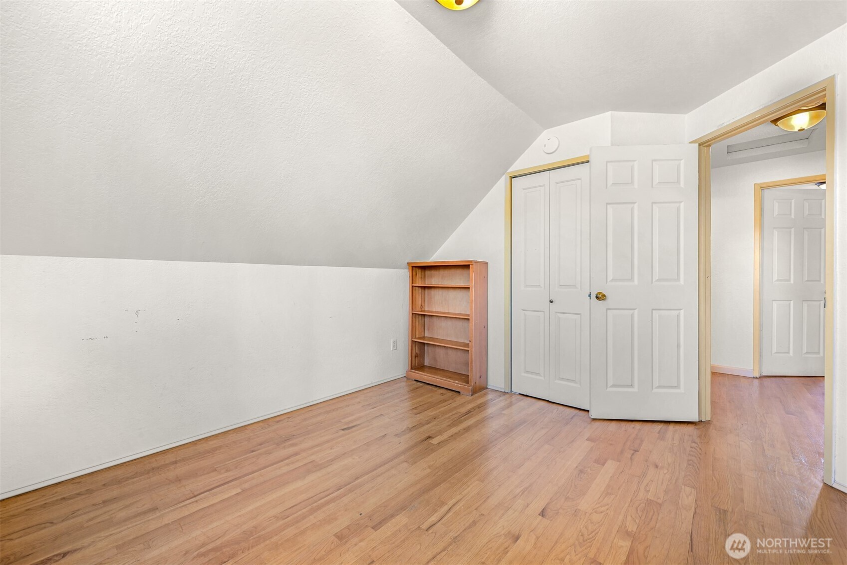 516 E North Street Property Photo 25