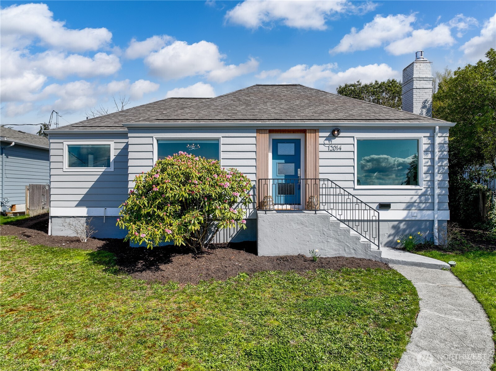 12014 Palatine Avenue Property Photo