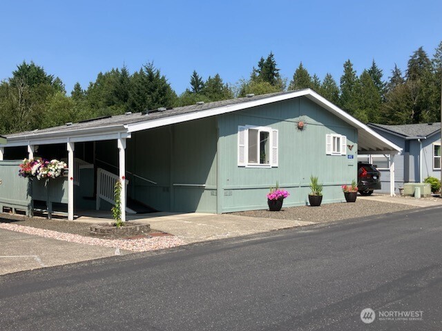 692 Ne Libra Lane Property Photo 1