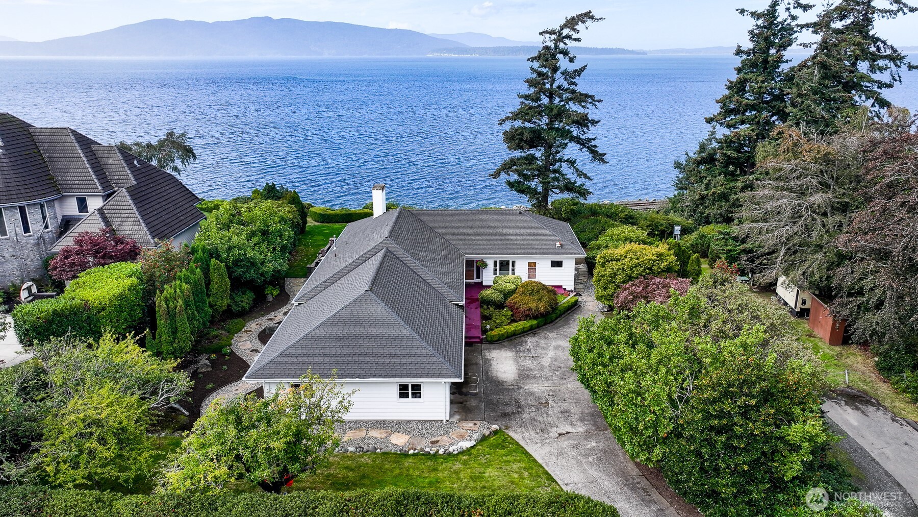 100 Willow Road Property Photo