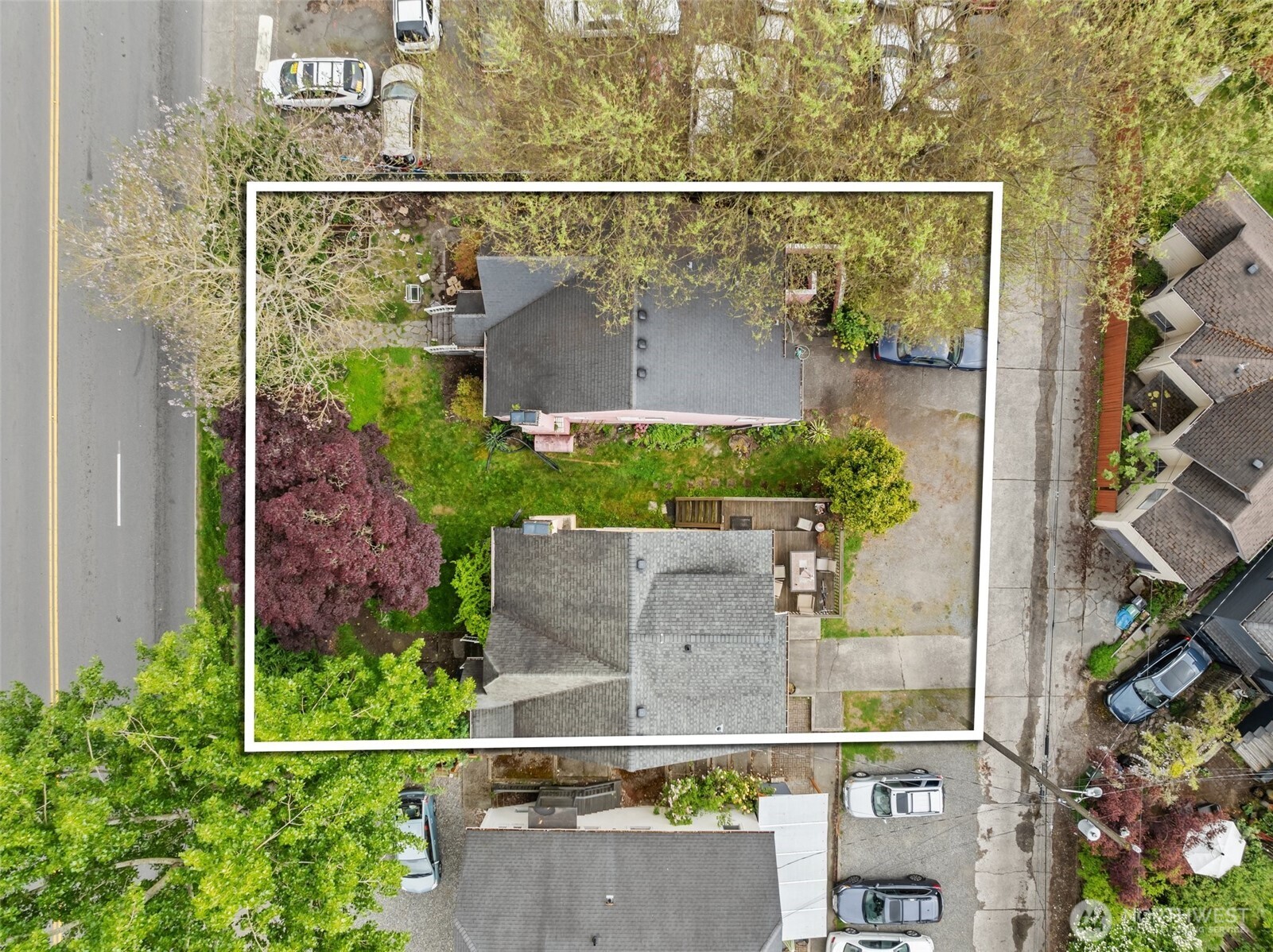 7846 Lake City Way Property Photo 1