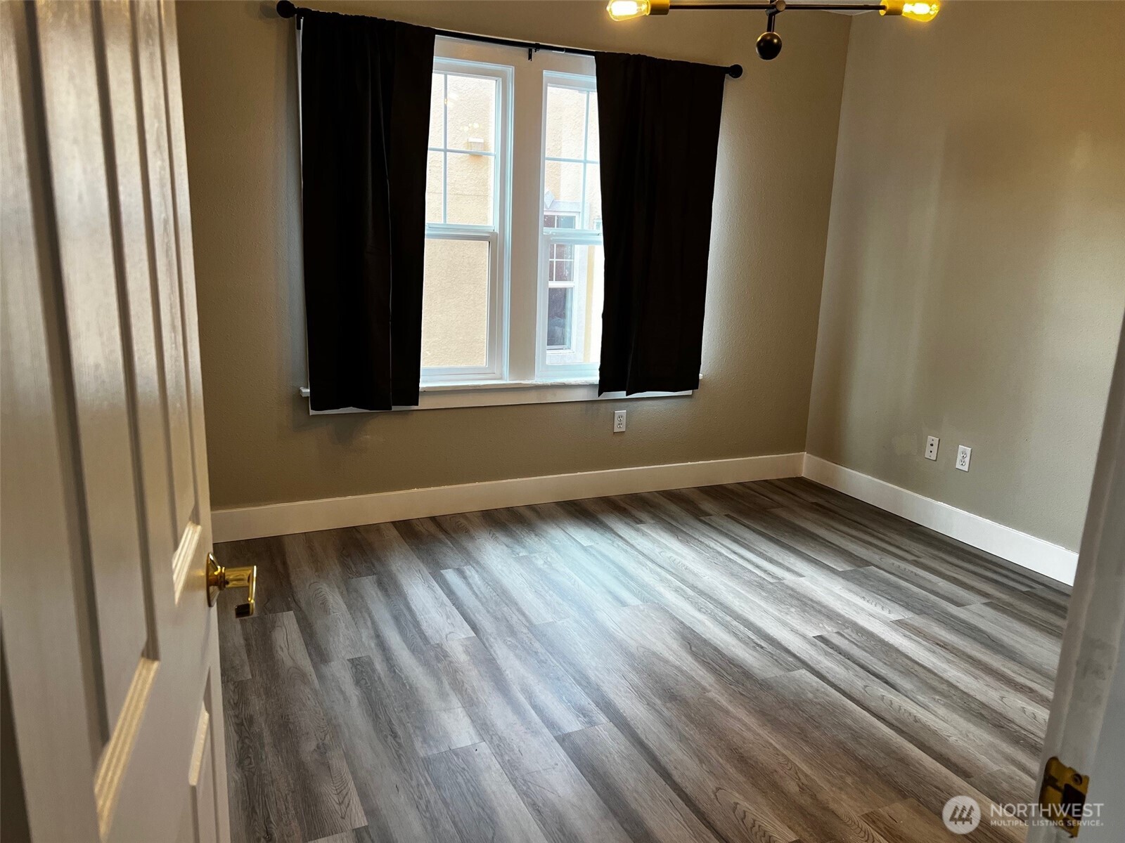 7846 Lake City Way Property Photo 13