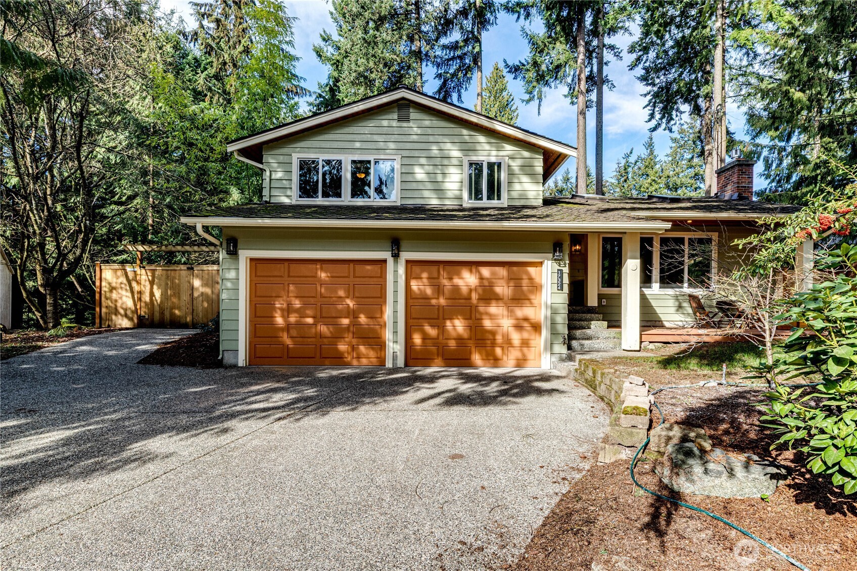 17324 Meadowdale Beach Road Property Photo