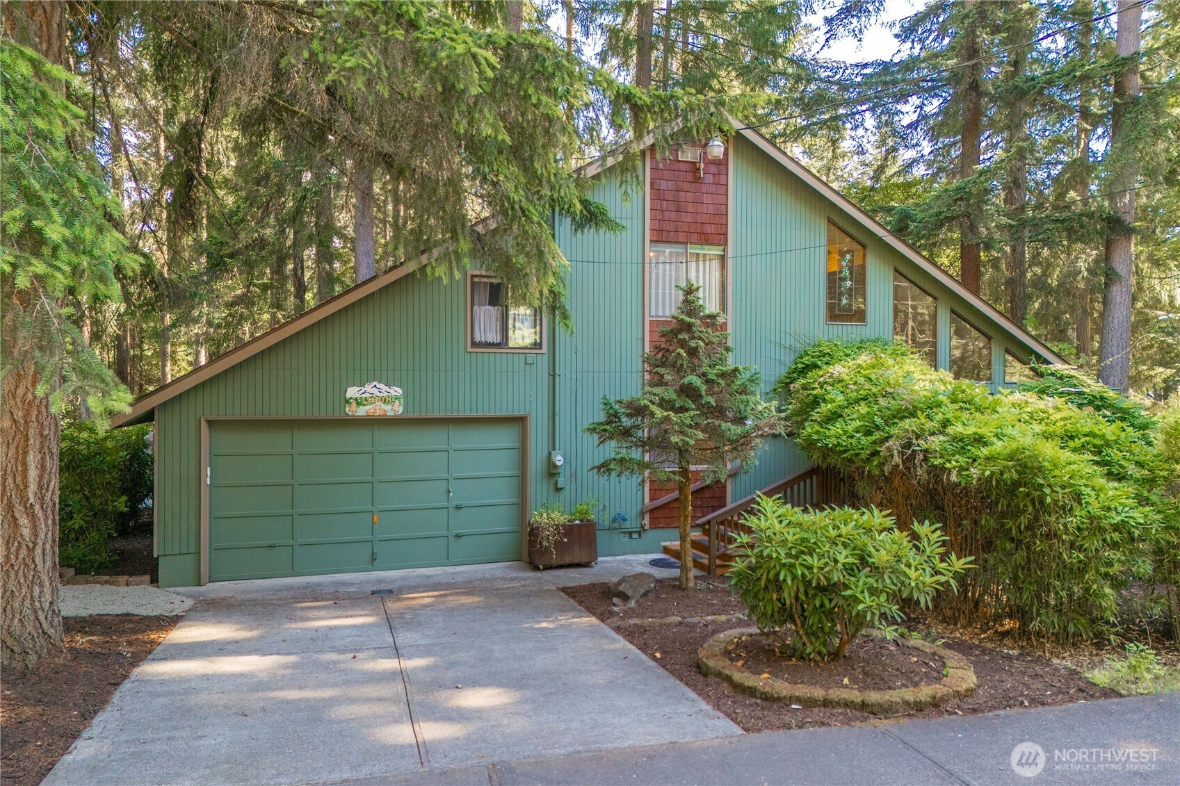 11608 Hillcrest Drive Property Photo