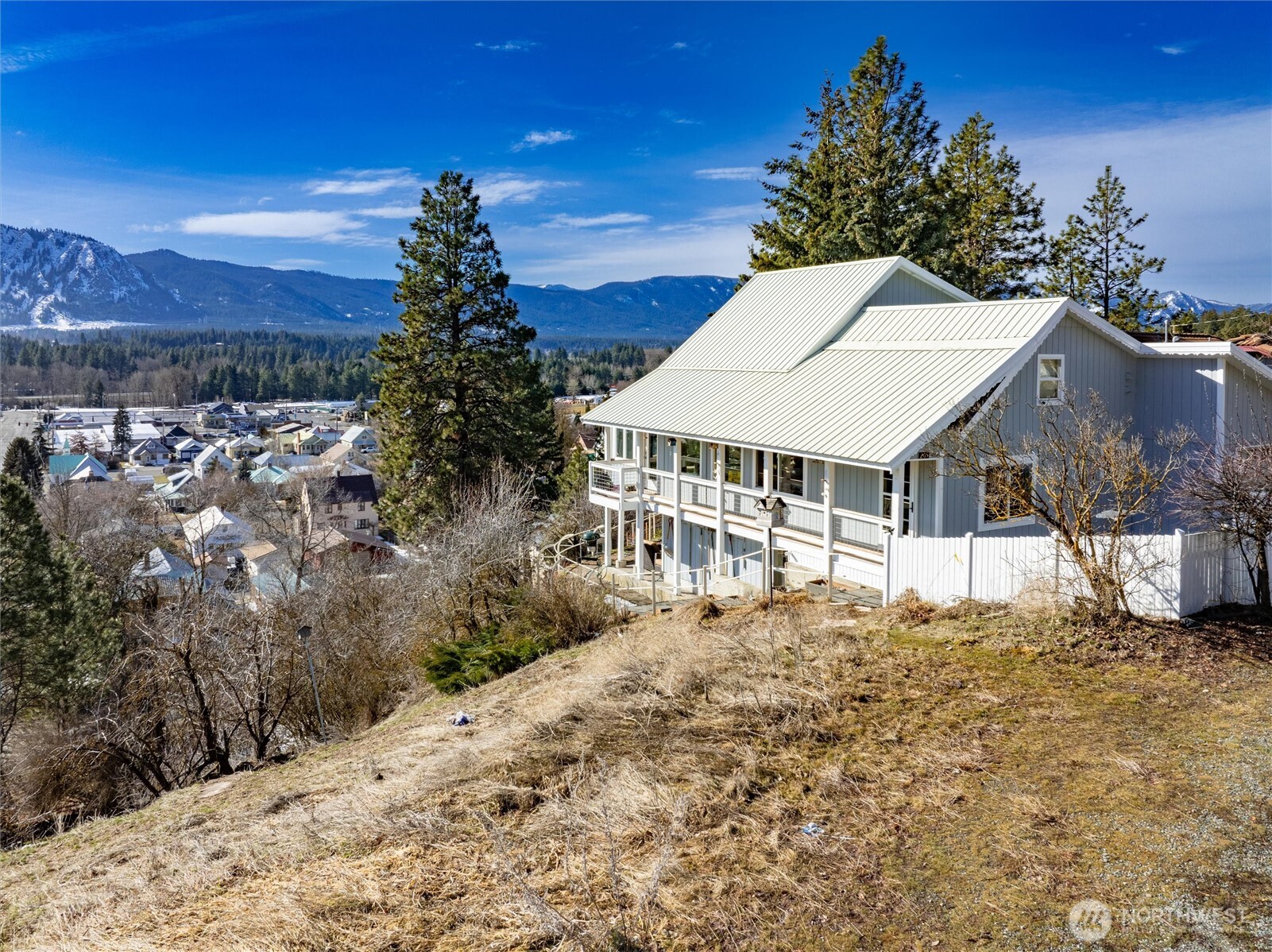 205 W Fifth Street Property Photo