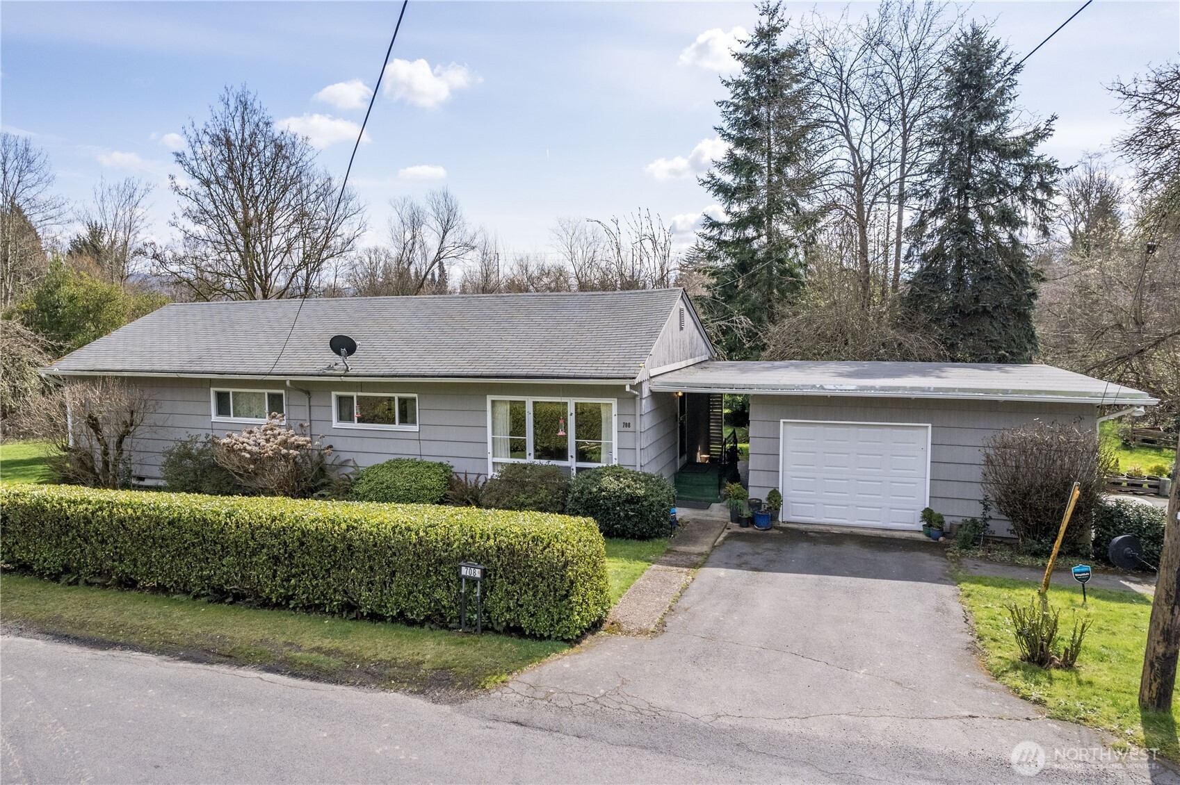 708 Fishers Lane Property Photo 29