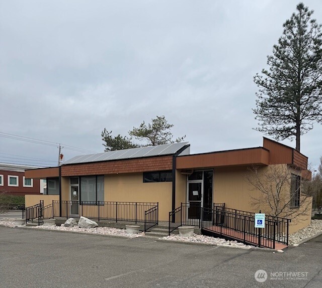 1100 Eastside Street Property Photo 1