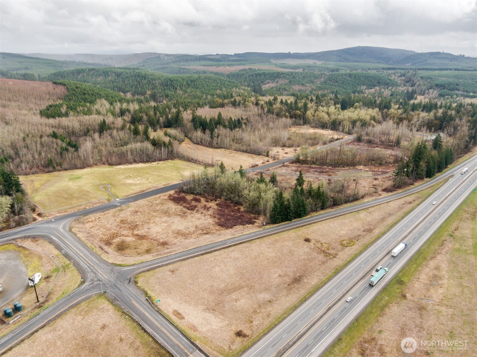 125 Nw Hill Creek Road Property Photo 8