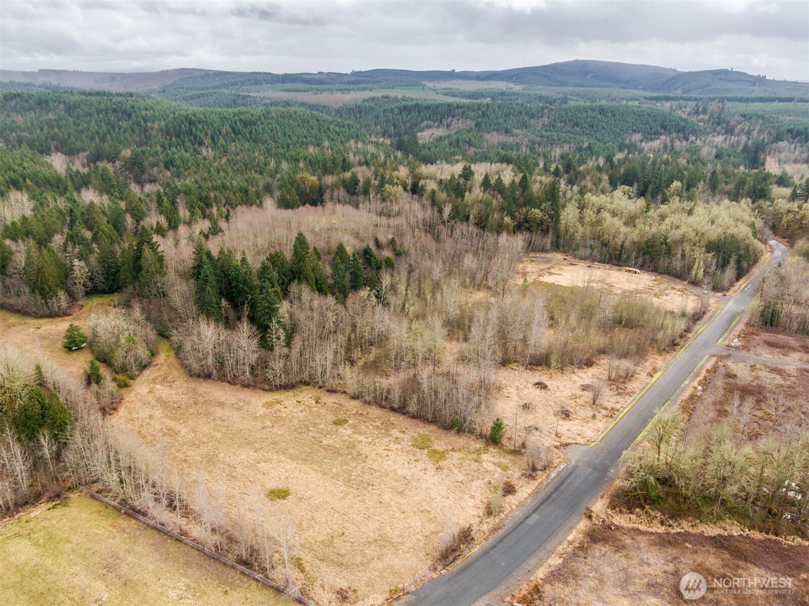 125 Nw Hill Creek Road Property Photo 9