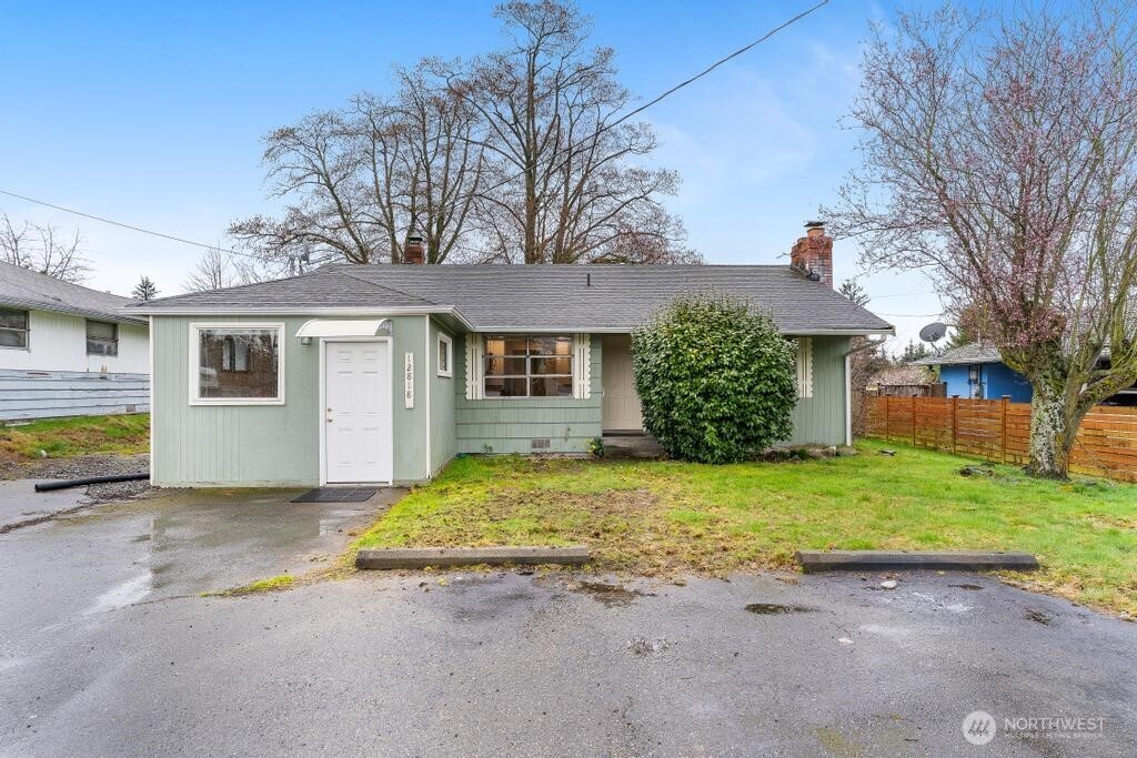 12818 1st Avenue Property Photo