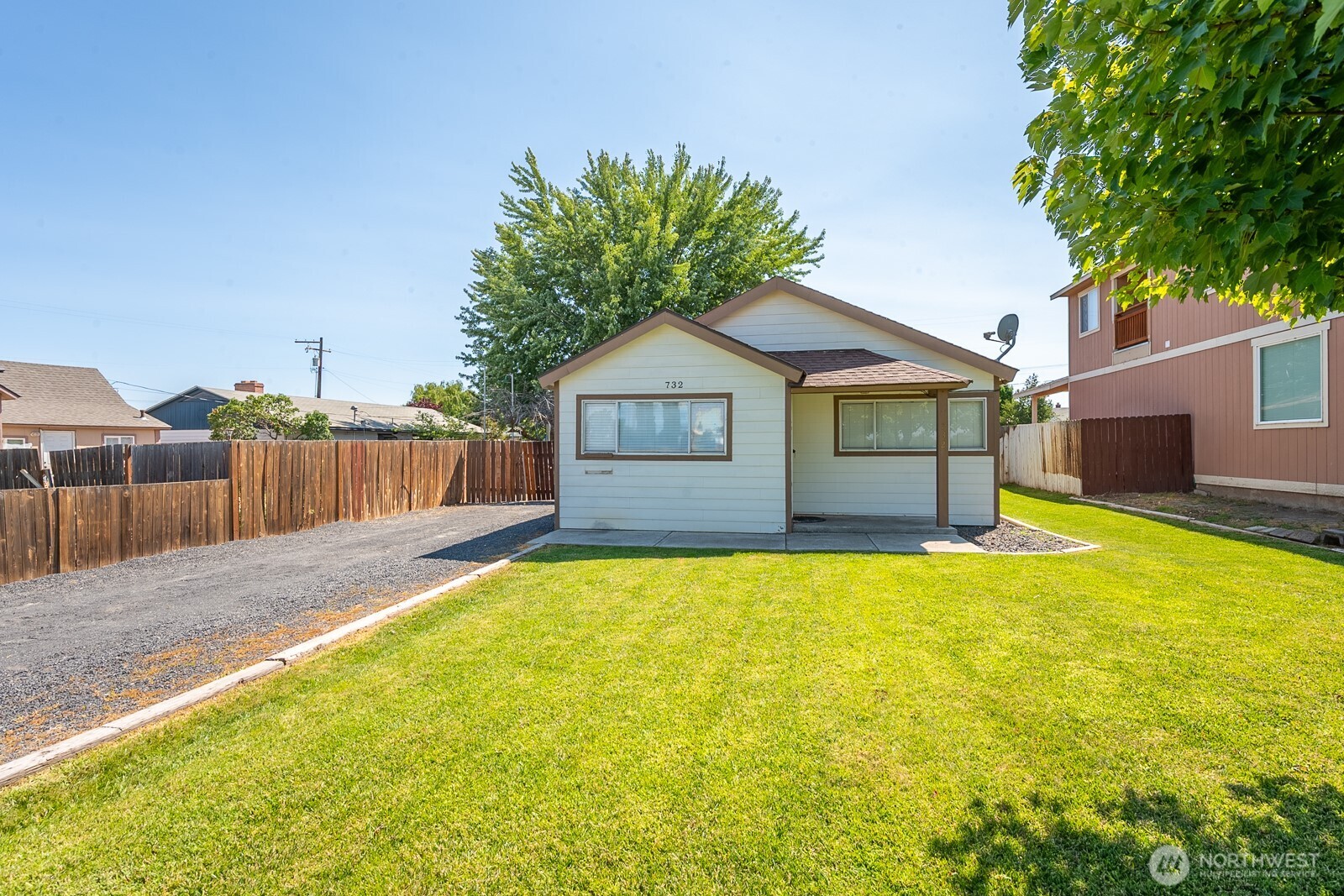 732 S Wanapum Drive Property Photo