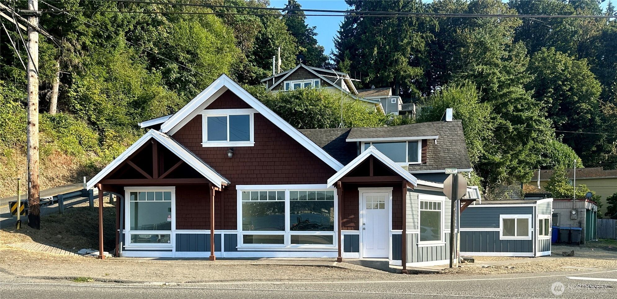 1443 Arnold Avenue Property Photo