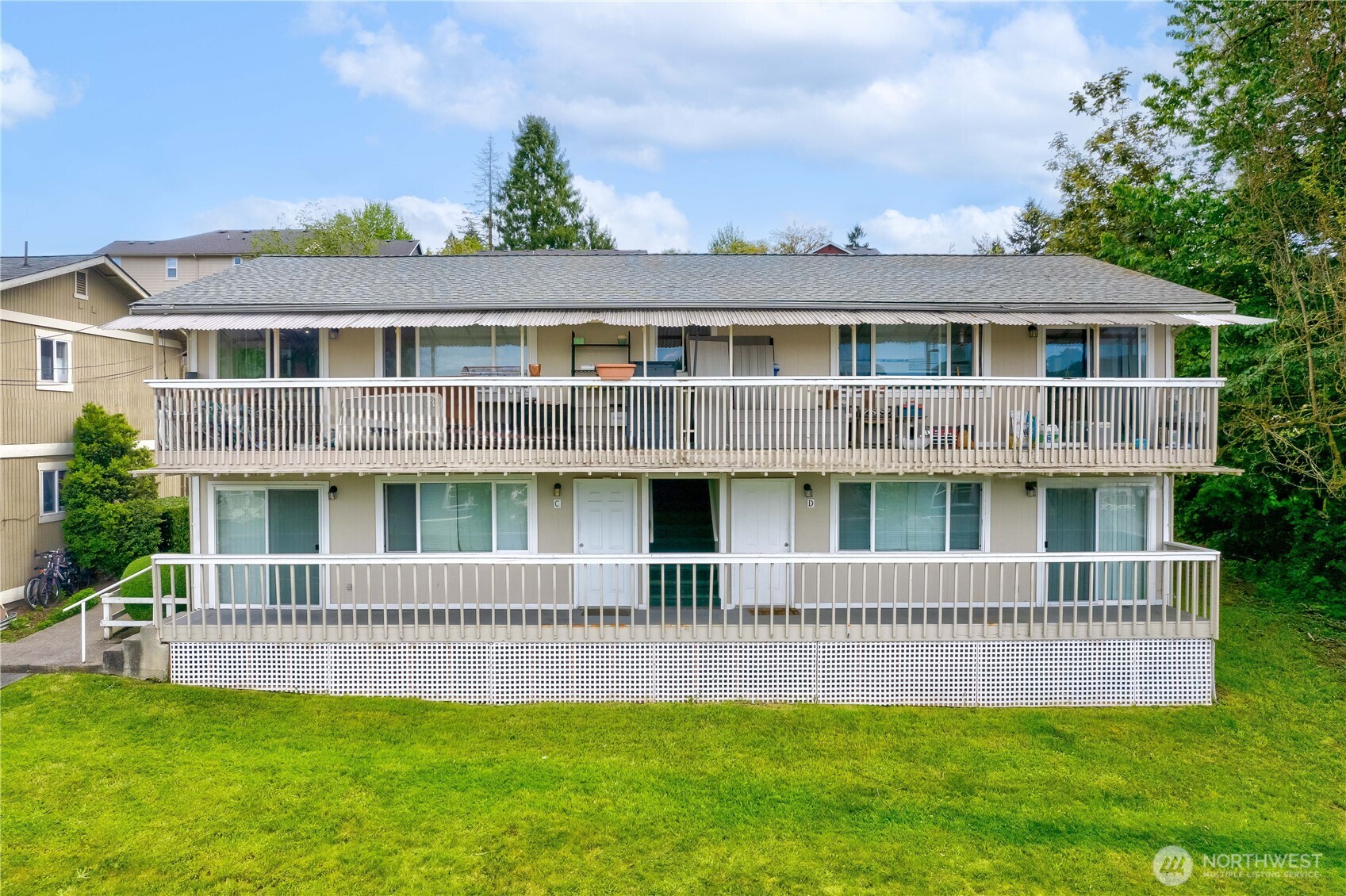 15910 1st Avenue Property Photo