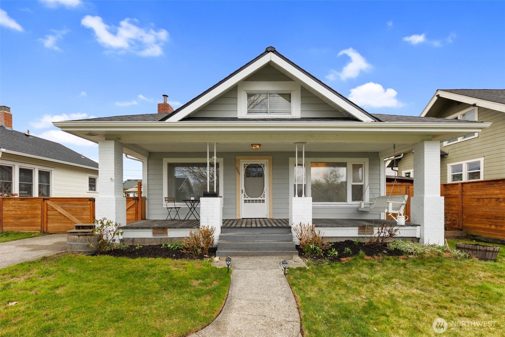 809 Sumner Ave Property Photo