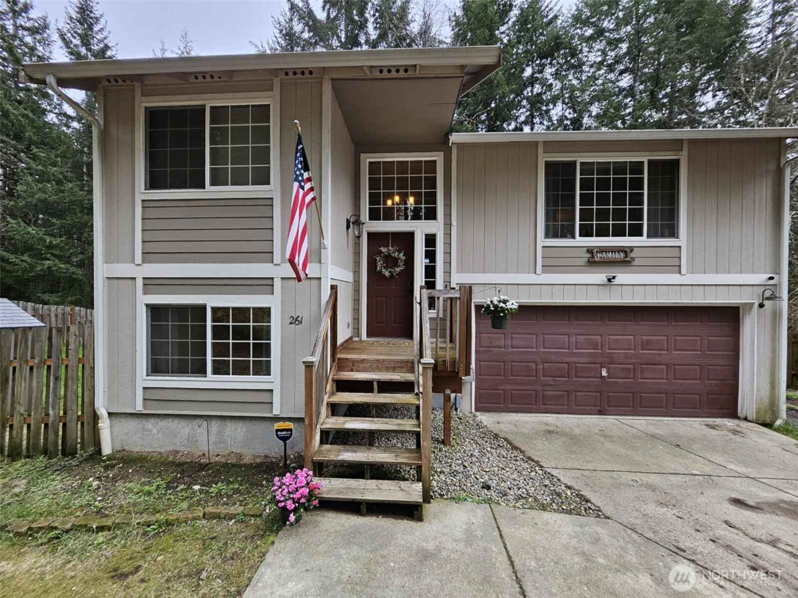 261 Ne Jolly Roger Road Property Photo