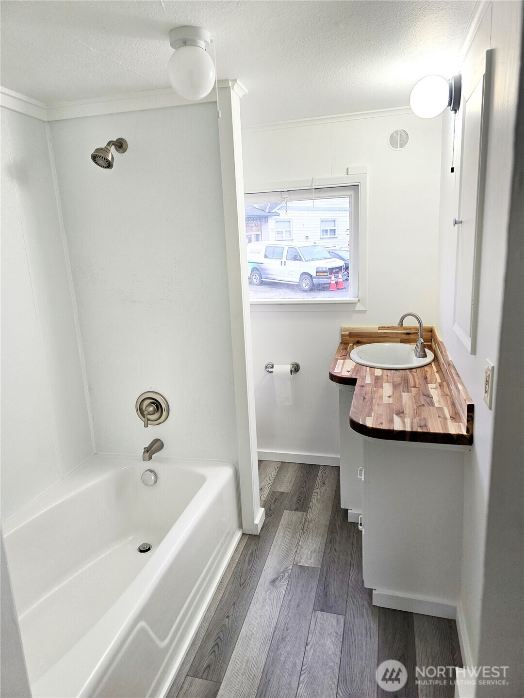 105 Maple Avenue Property Photo 9