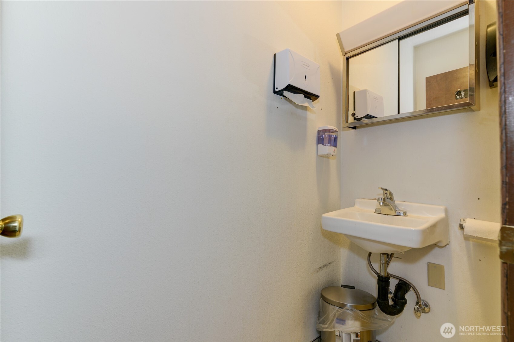 3700 Pacific Avenue Property Photo 5
