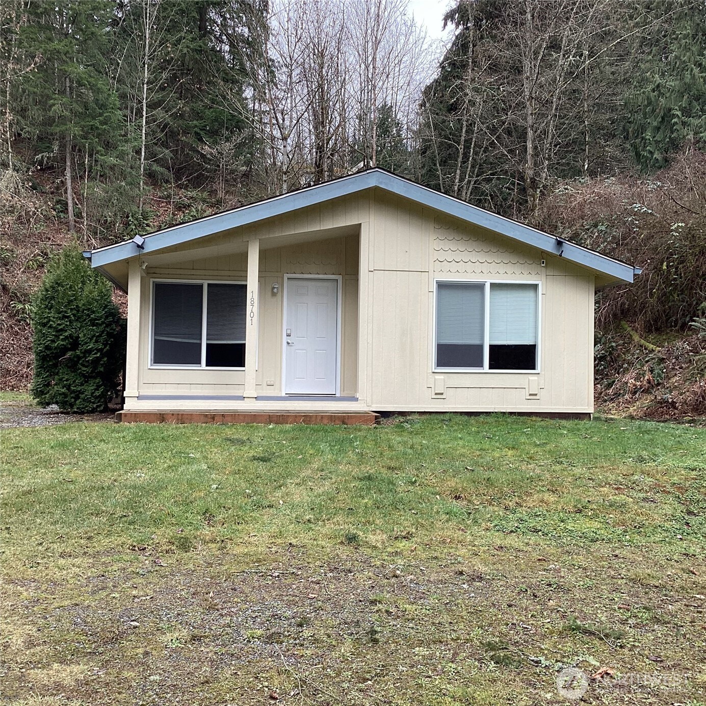 18701 Larch Way Property Photo