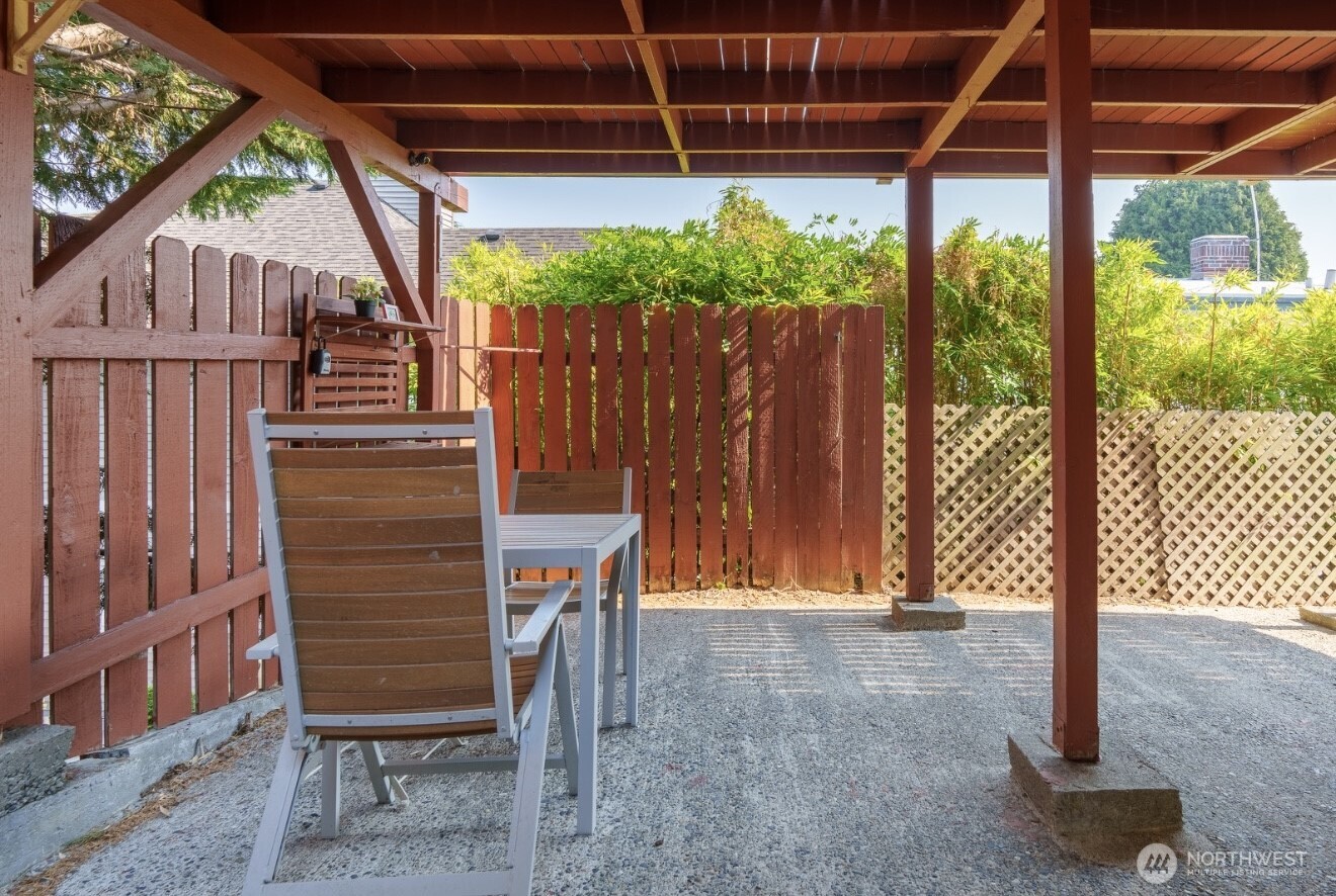 3224 S Lane Street Property Photo 6