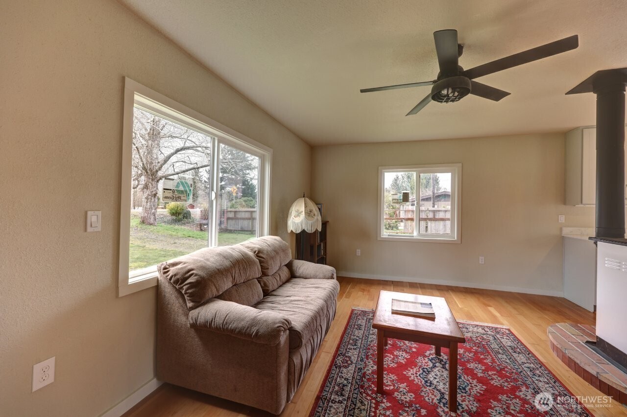 4215 Sandridge Road Property Photo 12