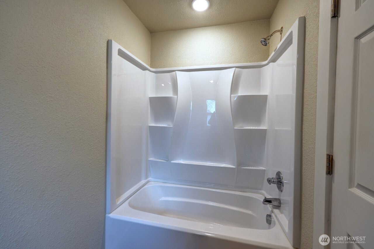 4215 Sandridge Road Property Photo 25