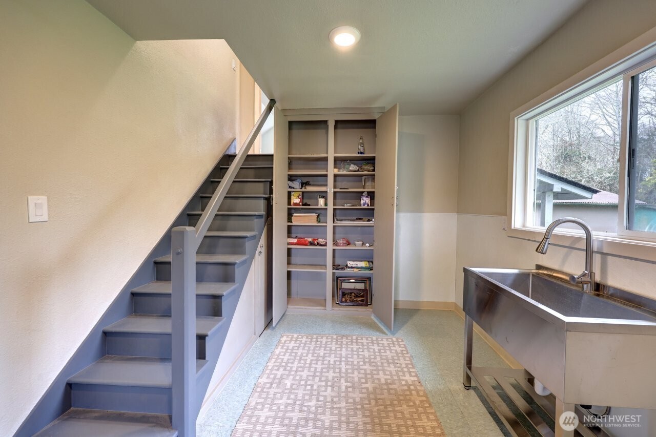 4215 Sandridge Road Property Photo 32
