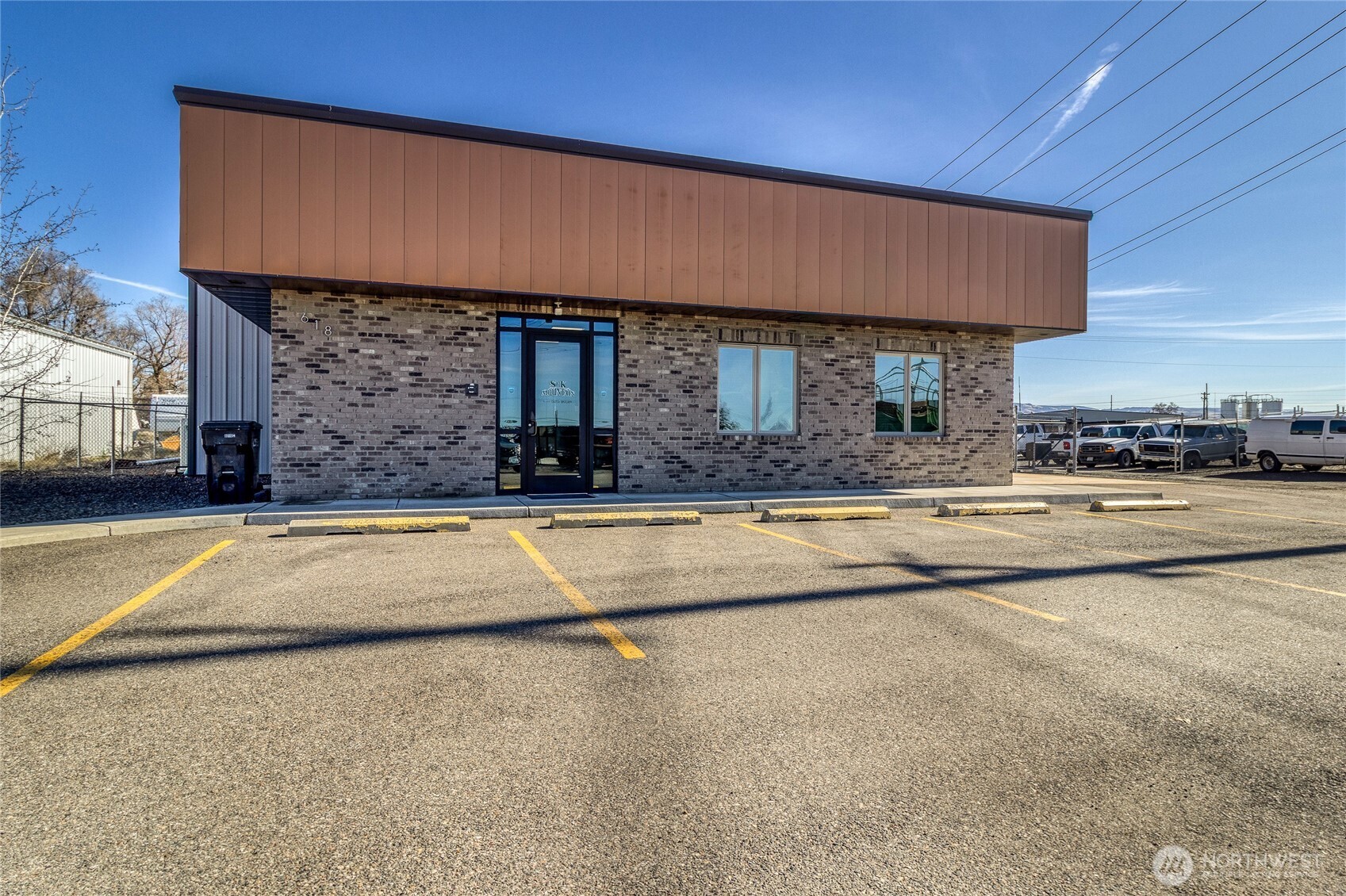 618 Industrial Court Property Photo