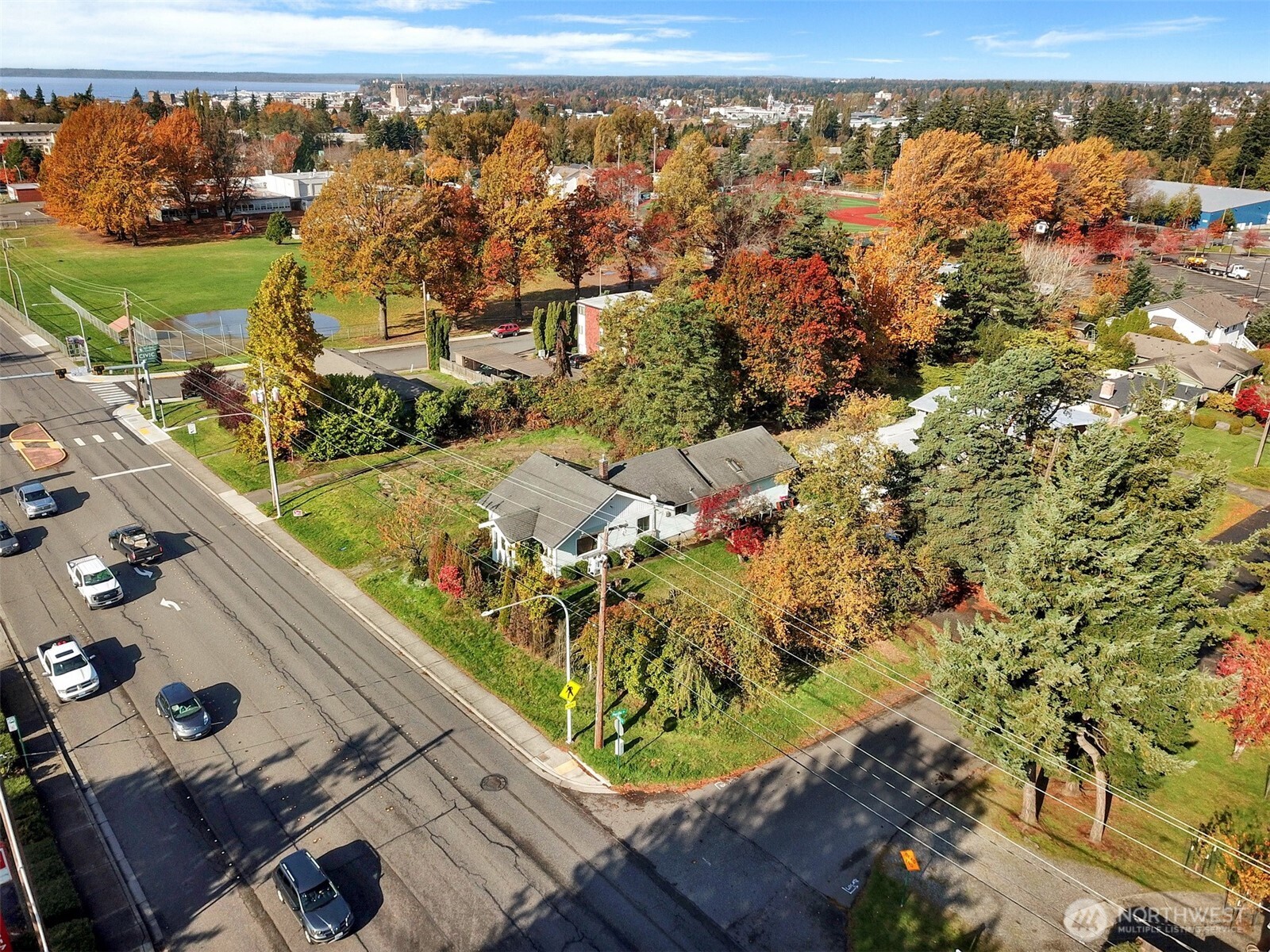 1301 1315 Lakeway Drive Property Photo 14