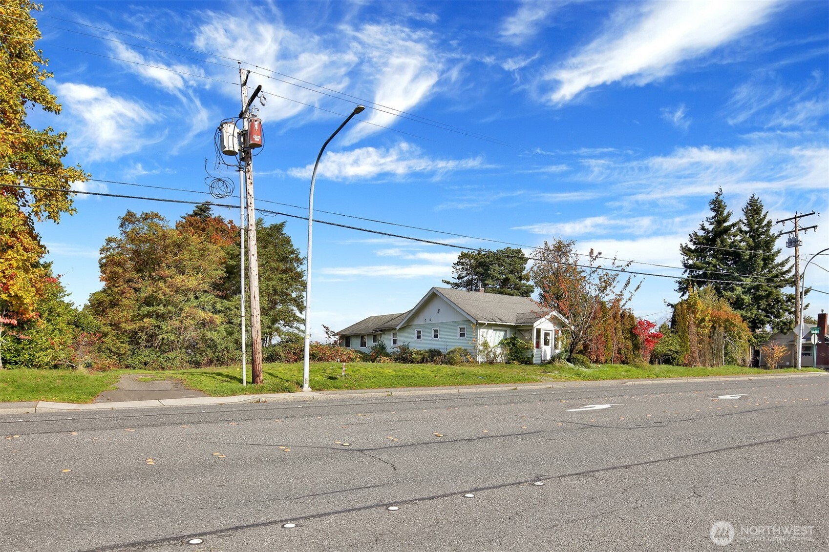 1301 1315 Lakeway Drive Property Photo 18