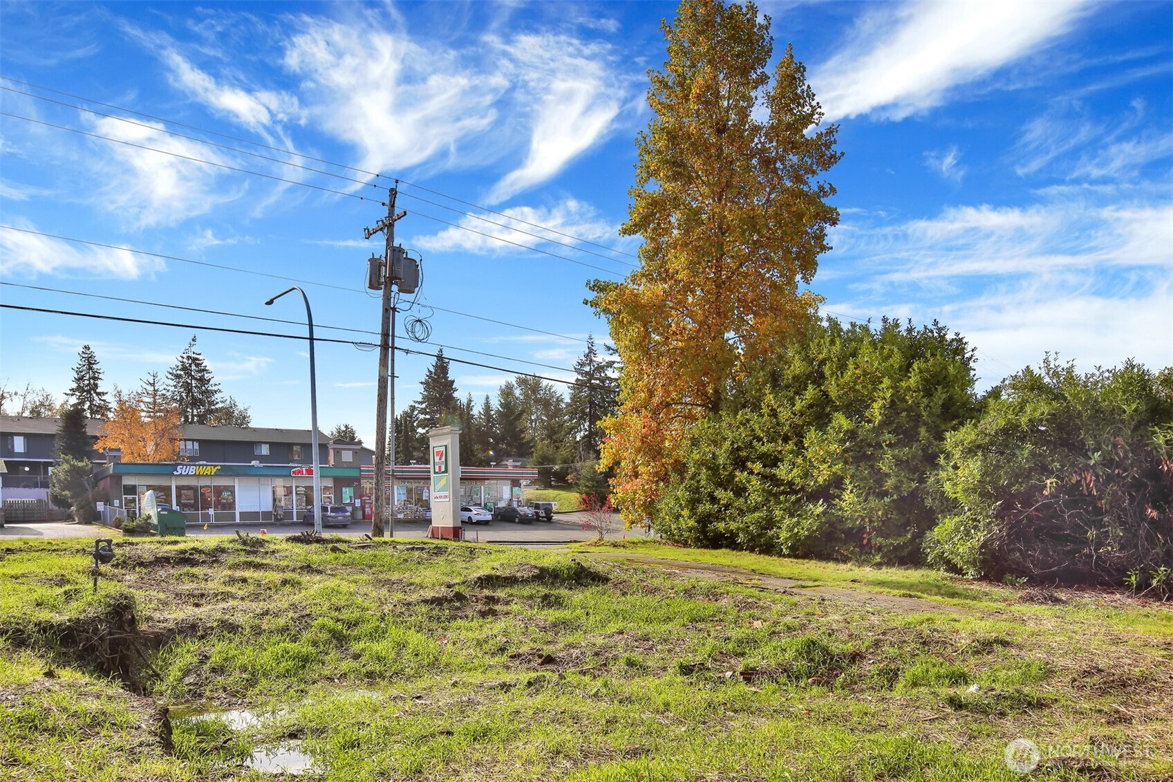 1301 1315 Lakeway Drive Property Photo 25