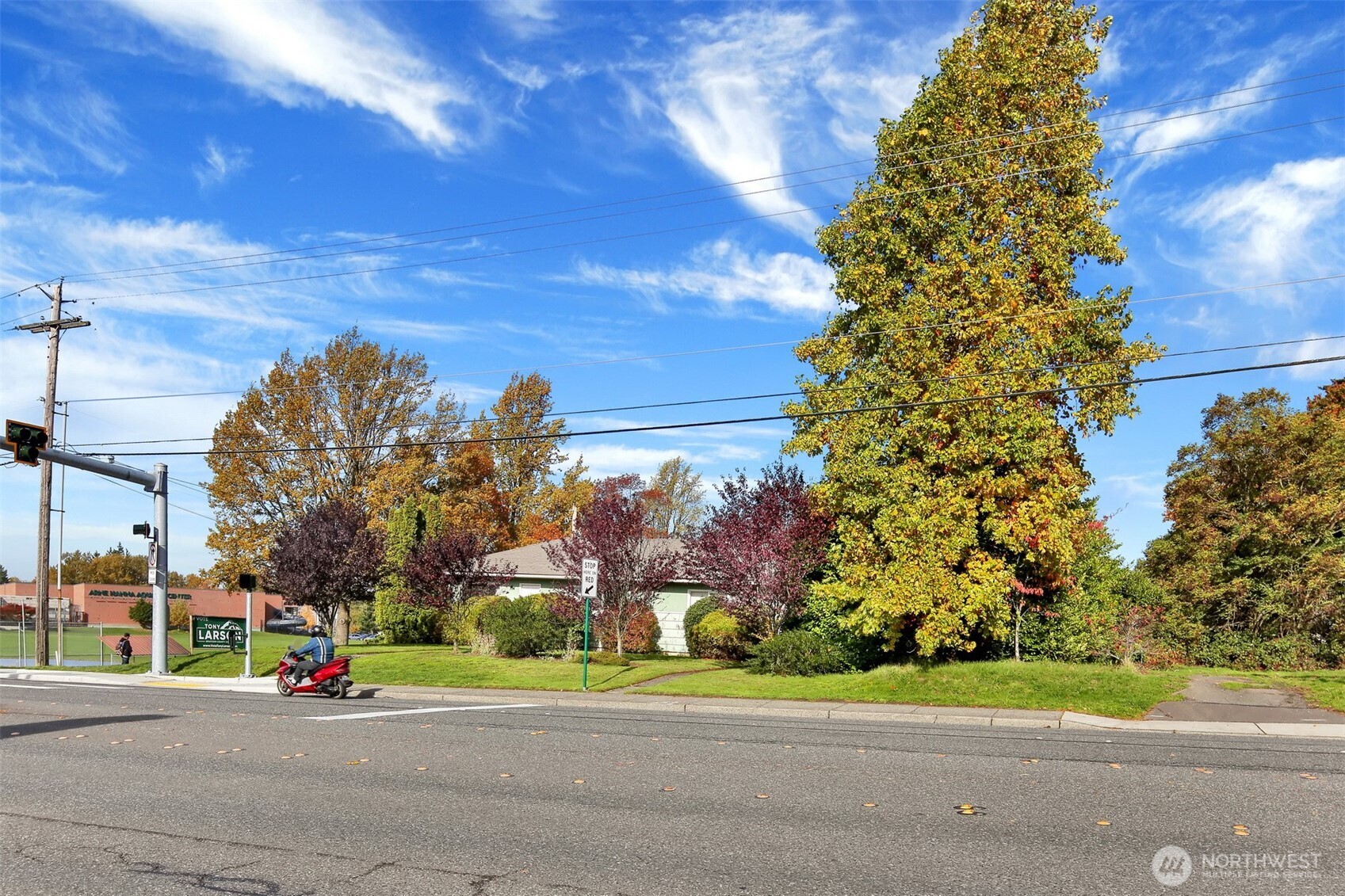 1301 1315 Lakeway Drive Property Photo 29
