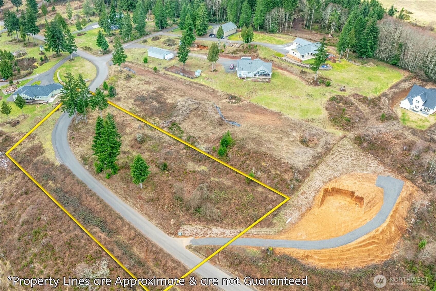 497 Red Hawk Drive Property Photo 3