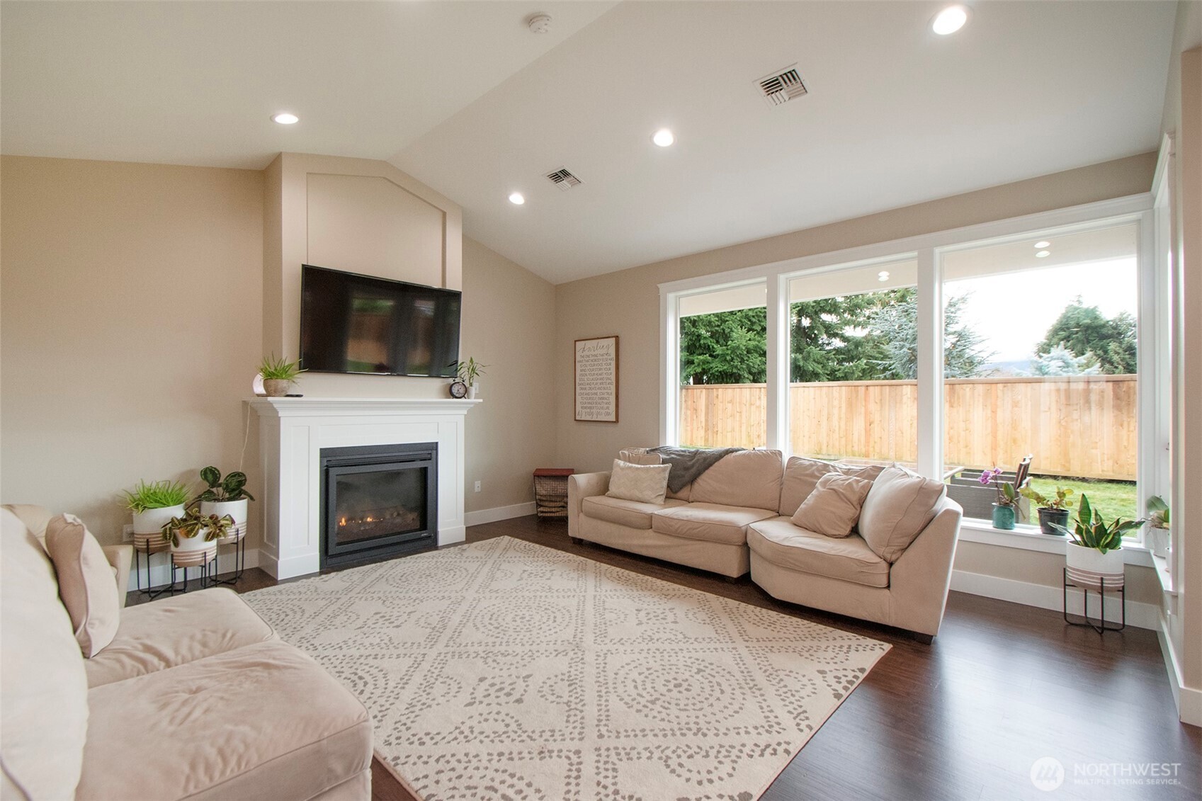 40 Royal Loop Property Photo 4