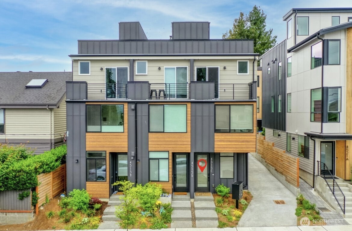 4515 C Sunnyside Avenue Property Photo