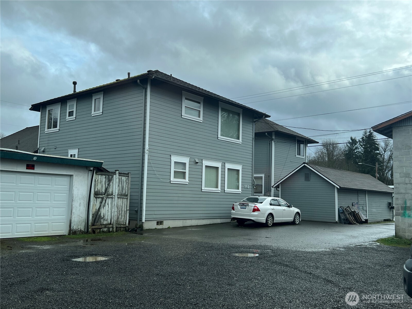 148 N Woods Street Property Photo 4
