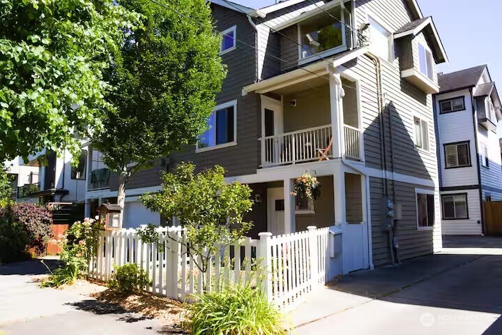 821 Nw 53rd Street B Property Photo