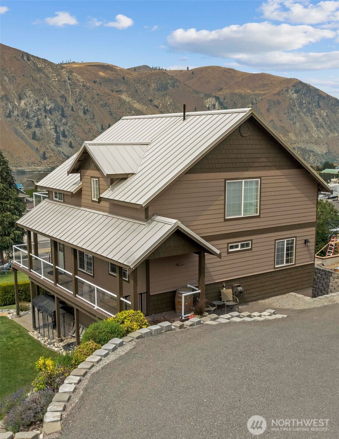 585 Entiat Place Property Photo