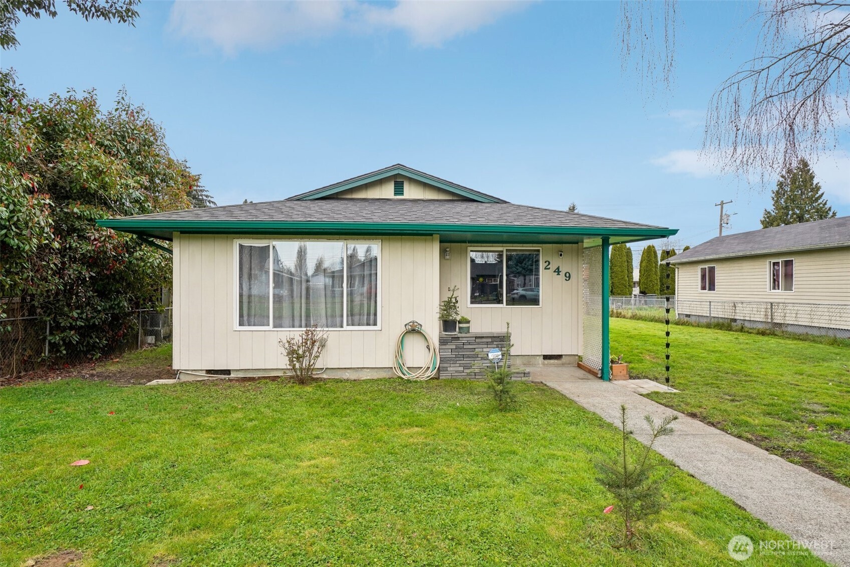 249 26 Avenue Property Photo