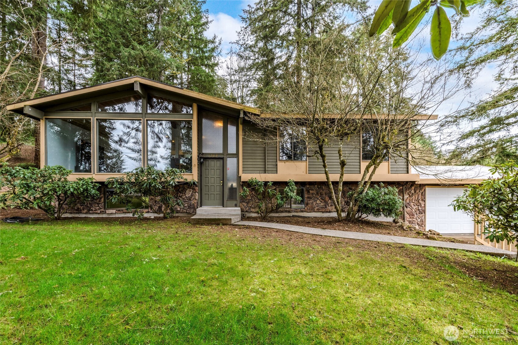 1203 Skyridge Street Property Photo