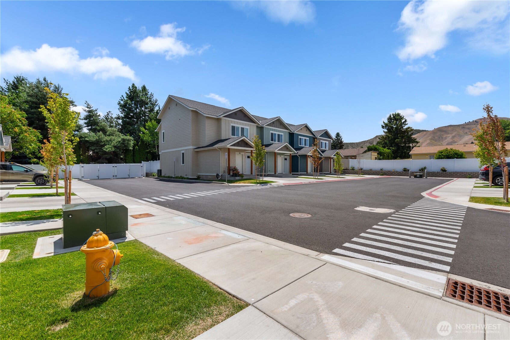 1030 Finch Lane E4 Property Photo 1