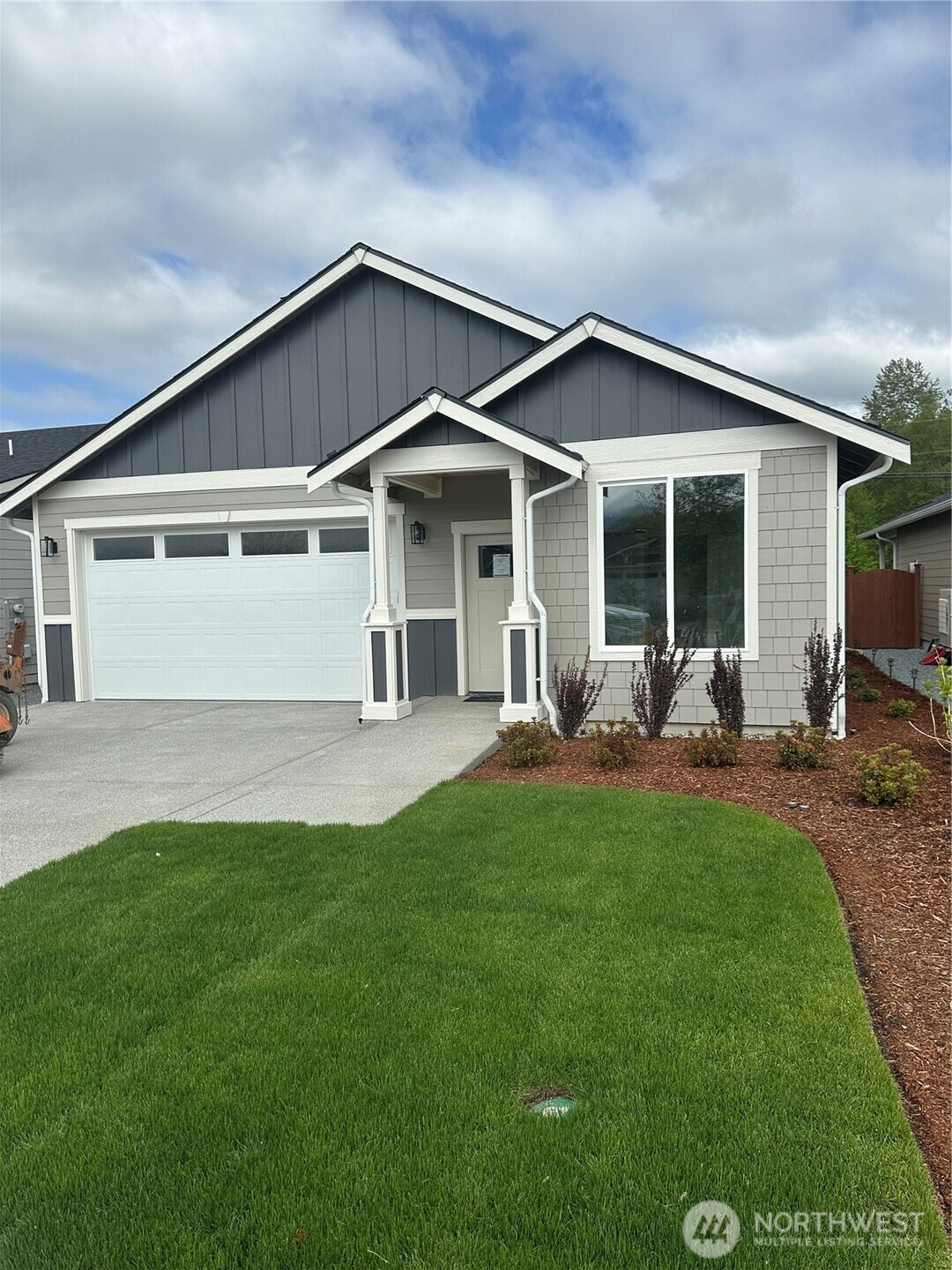 776 Parkland Loop Property Photo 1