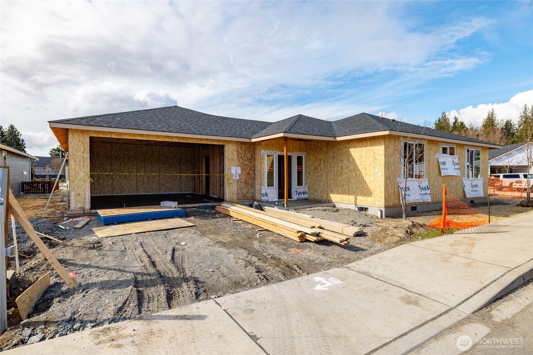 815 Parkland Loop Property Photo 1