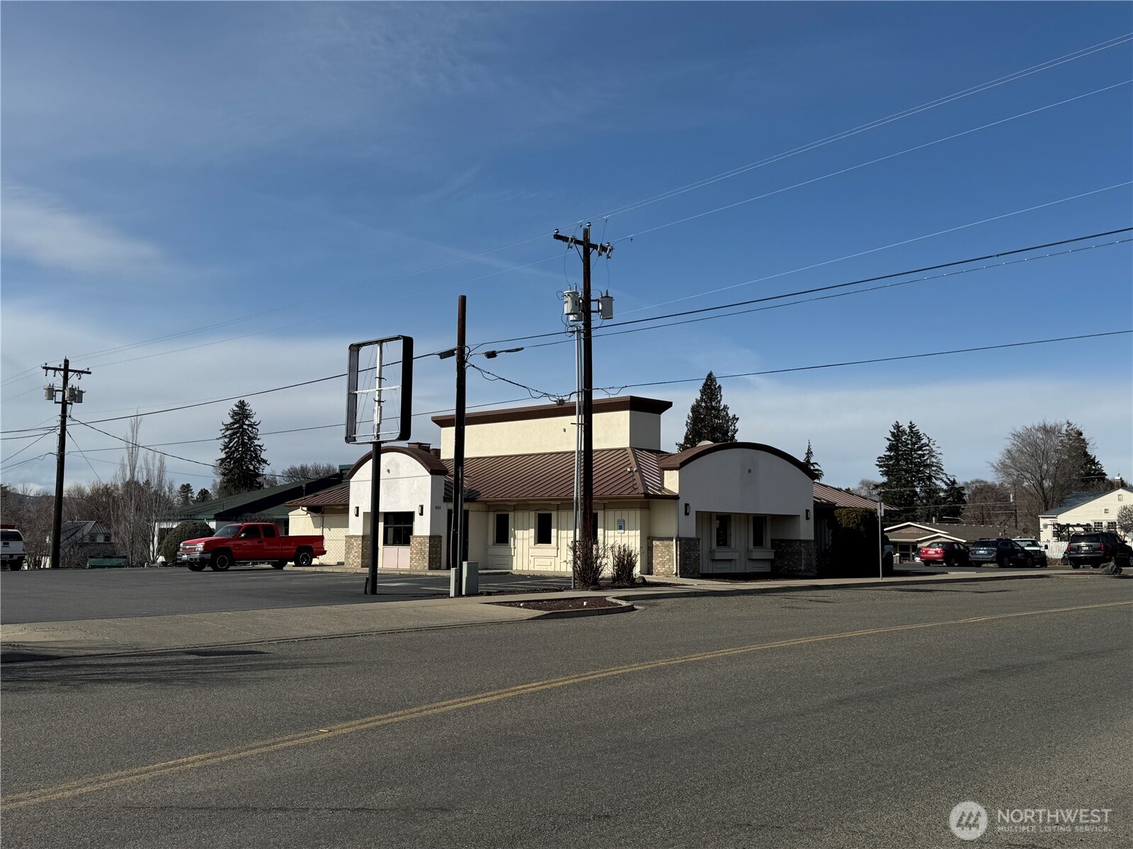 805 N Main Street Property Photo 2