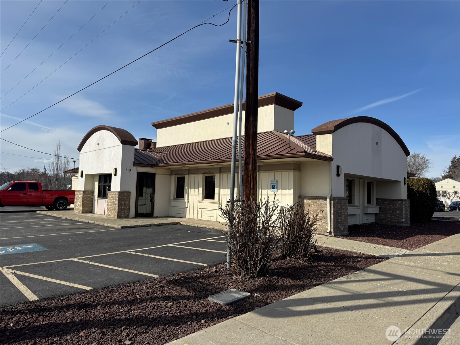 805 N Main Street Property Photo 4