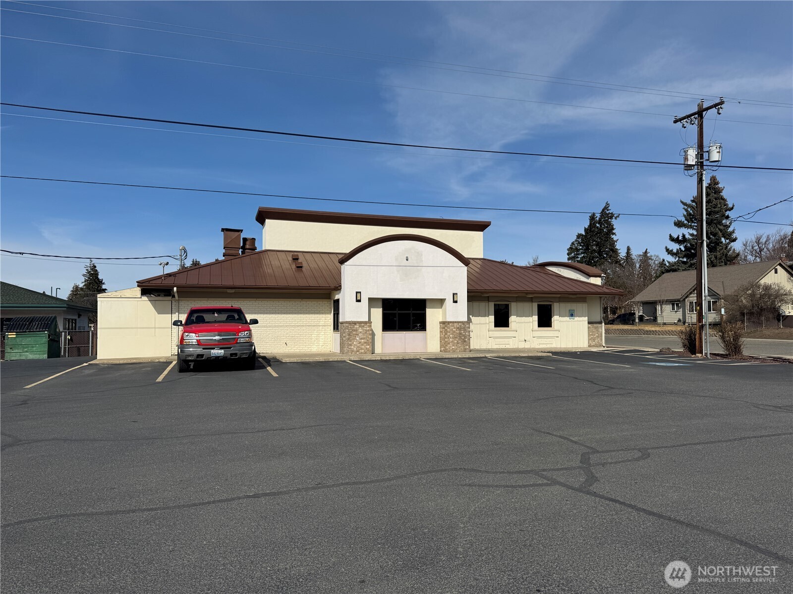 805 N Main Street Property Photo 9