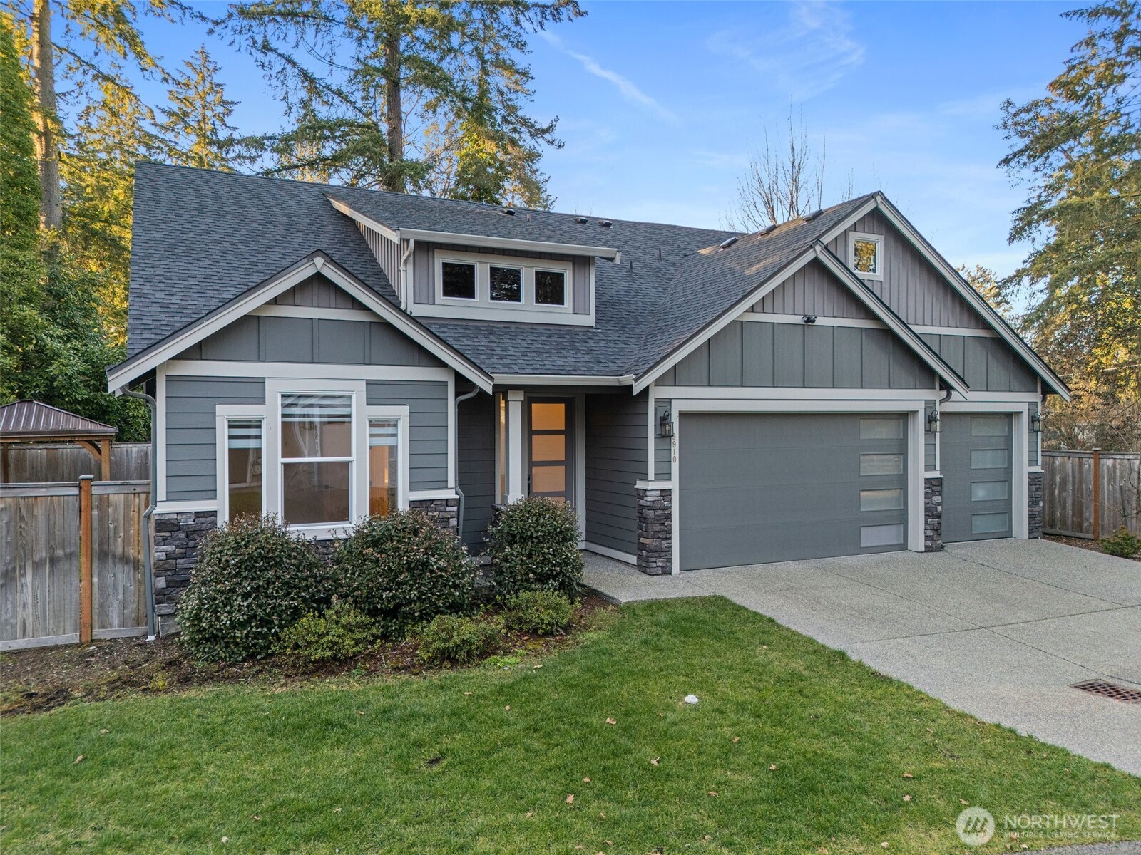 Lakes High Real Estate Listings Main Image