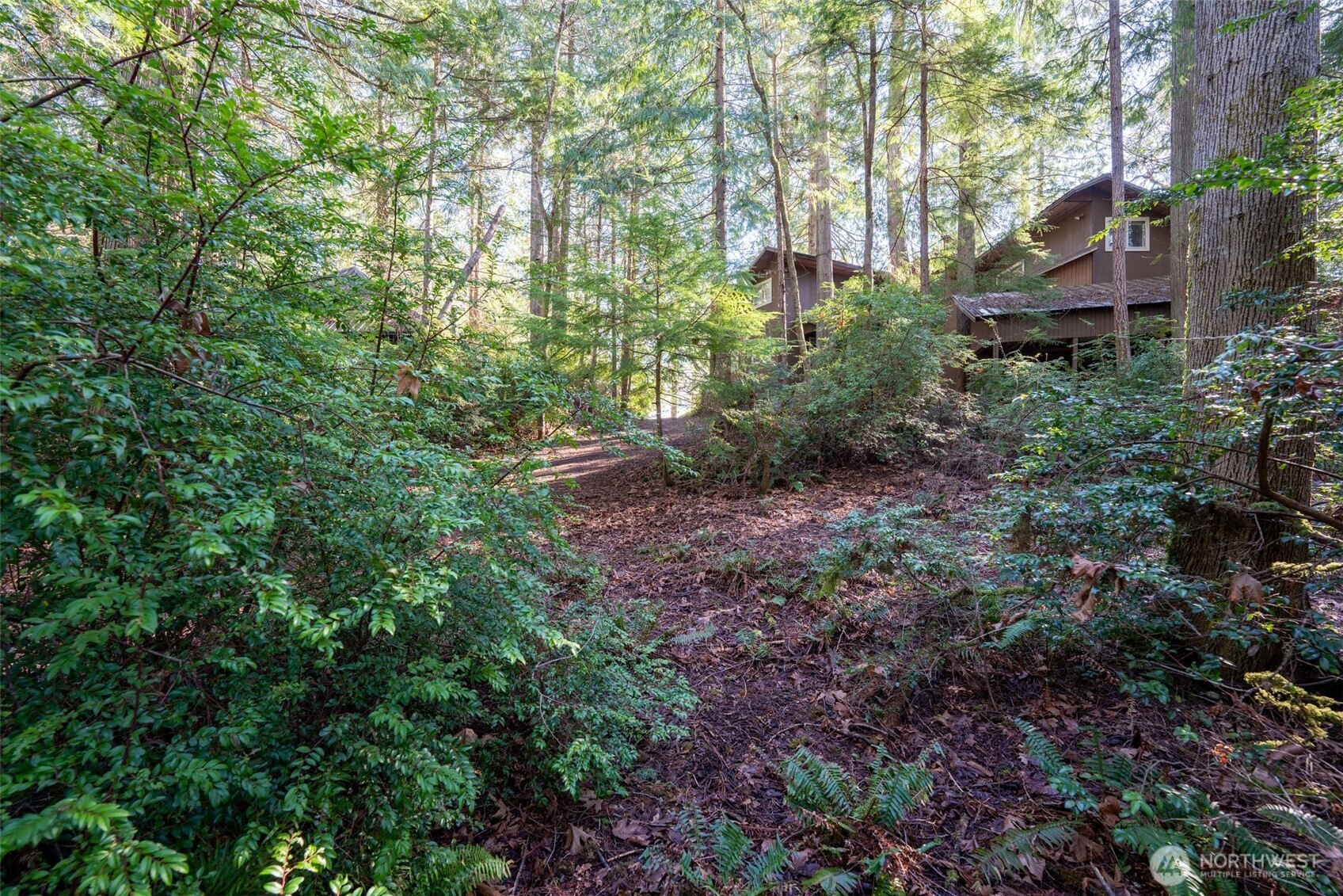 432 E Pointes Drive Property Photo 12