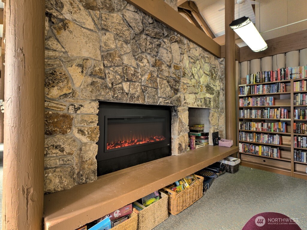 432 E Pointes Drive Property Photo 20