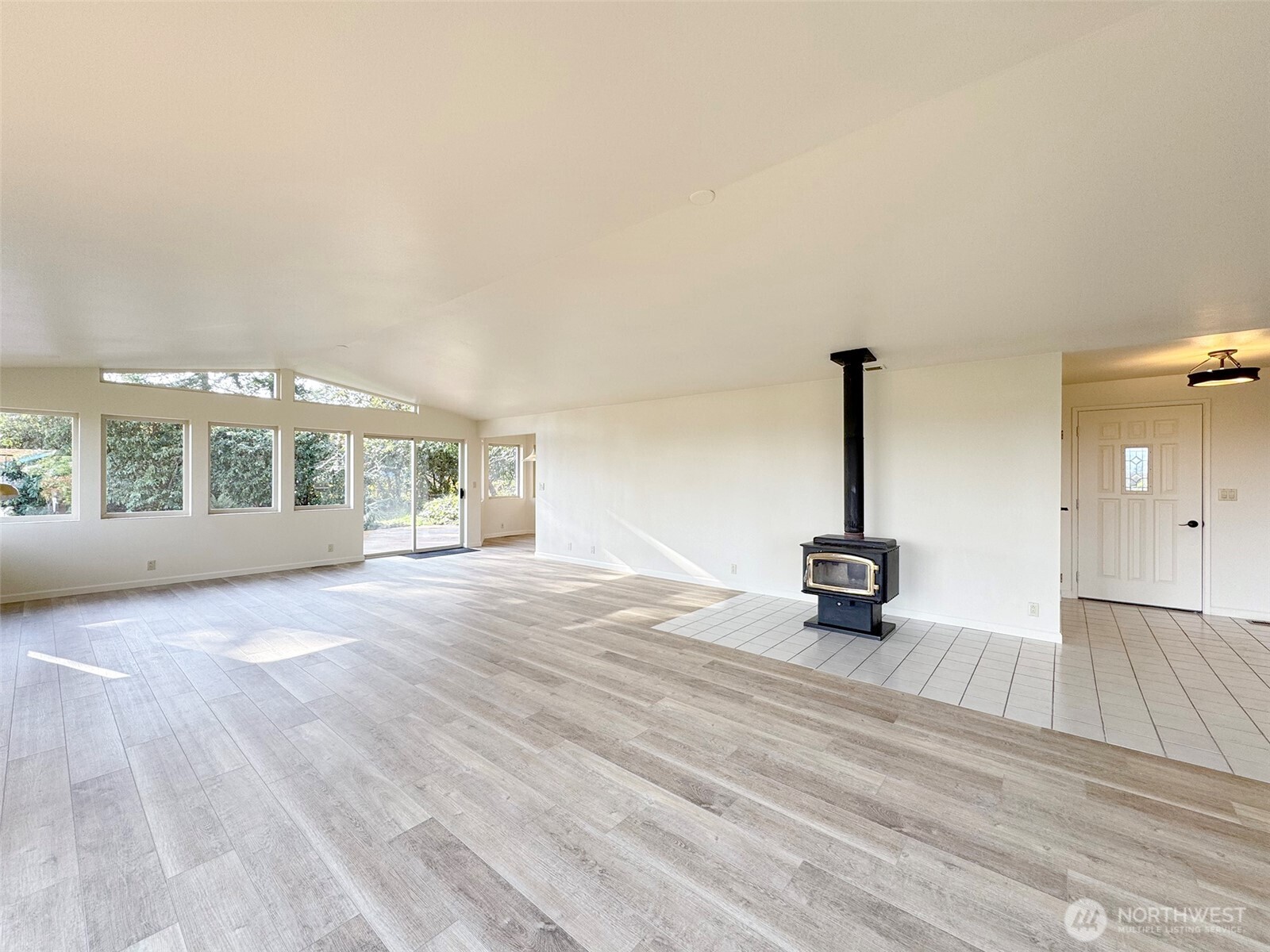824 Hunt Road Property Photo 7