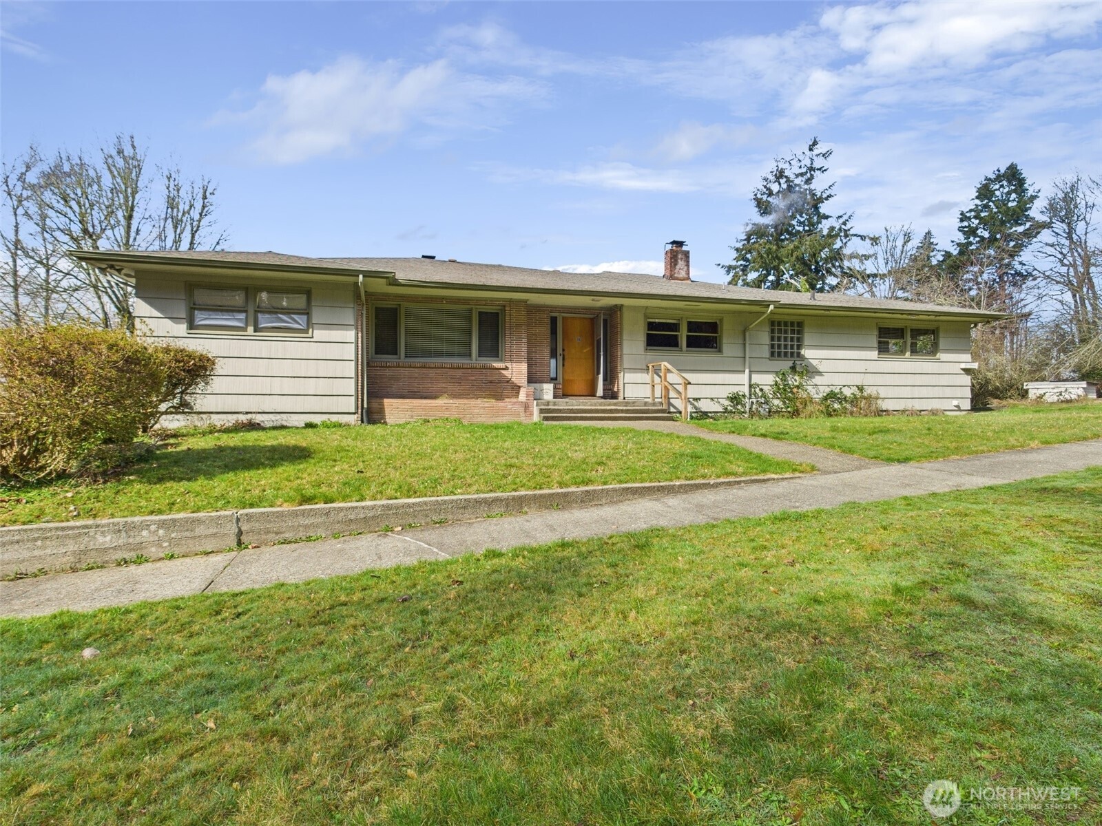 1705 Arbutus Street Property Photo 2